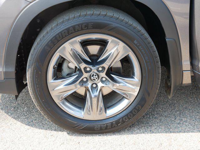 used 2017 Toyota Highlander car, priced at $21,998