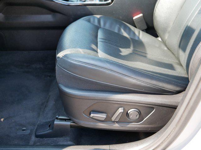 used 2022 Kia Sorento car, priced at $32,998