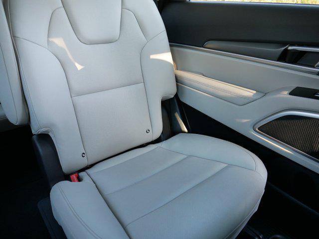 used 2022 Kia Telluride car, priced at $32,998