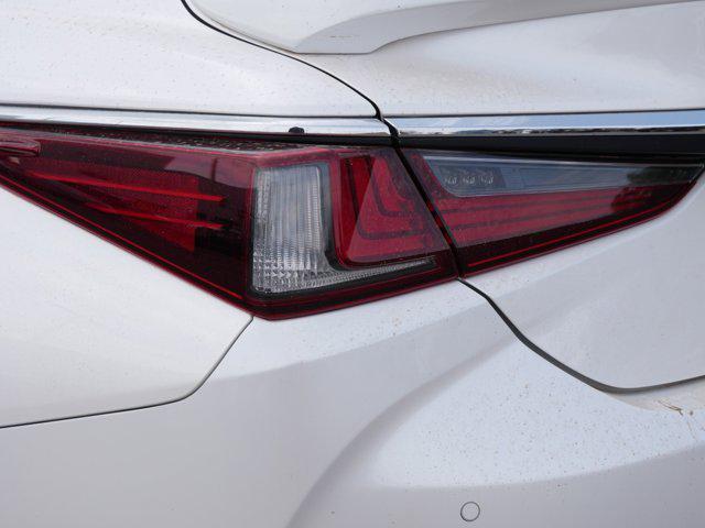 used 2021 Lexus ES 300h car, priced at $31,998