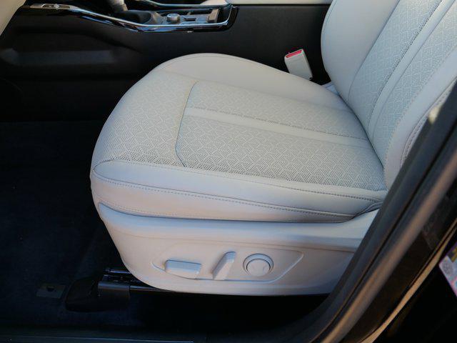 used 2023 Kia Sorento car, priced at $33,998