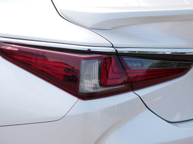used 2022 Lexus ES 250 car, priced at $33,498