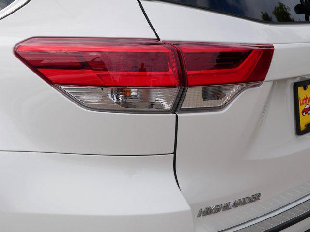 used 2019 Toyota Highlander car, priced at $27,998