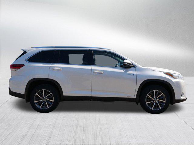 used 2019 Toyota Highlander Hybrid car, priced at $26,998