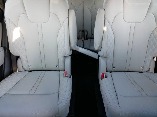 used 2025 Kia Sorento Hybrid car, priced at $44,998