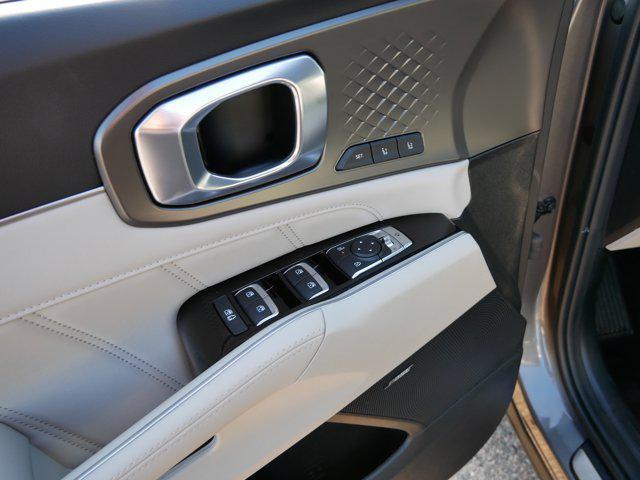 used 2025 Kia Sorento Hybrid car, priced at $44,998