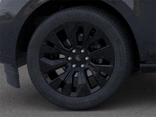 new 2025 Ford Expedition car, priced at $75,555