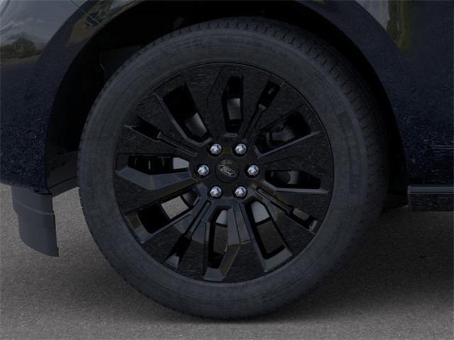 new 2025 Ford Expedition car, priced at $75,111