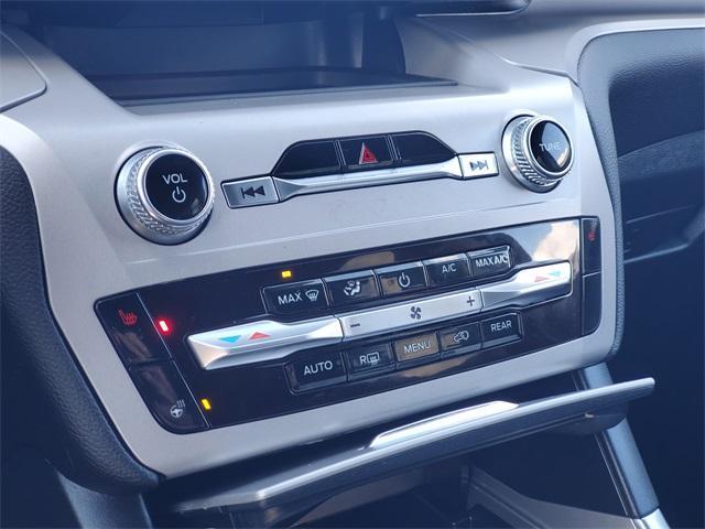 used 2023 Ford Explorer car, priced at $29,900