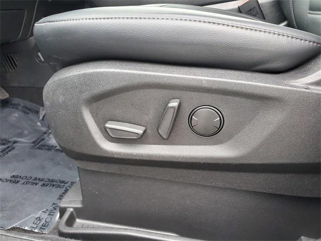 used 2024 Ford Edge car, priced at $25,900