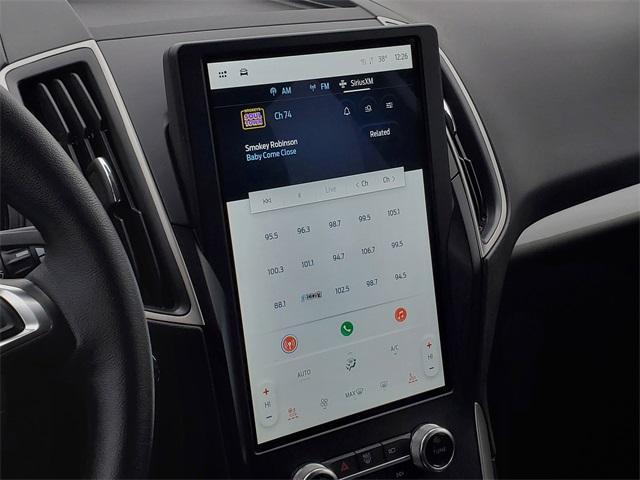 used 2024 Ford Edge car, priced at $26,900