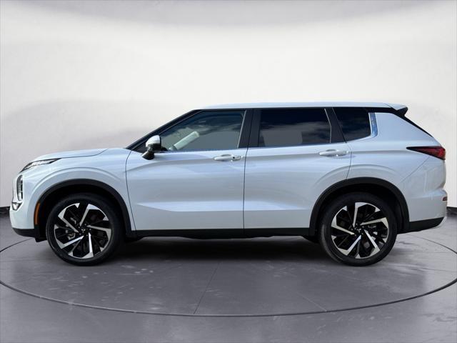 new 2024 Mitsubishi Outlander car, priced at $36,015