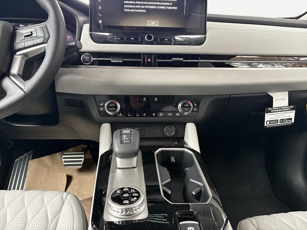 new 2025 Mitsubishi Outlander car, priced at $46,640