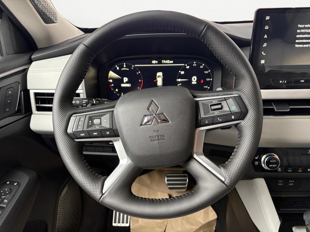 new 2025 Mitsubishi Outlander car, priced at $46,640