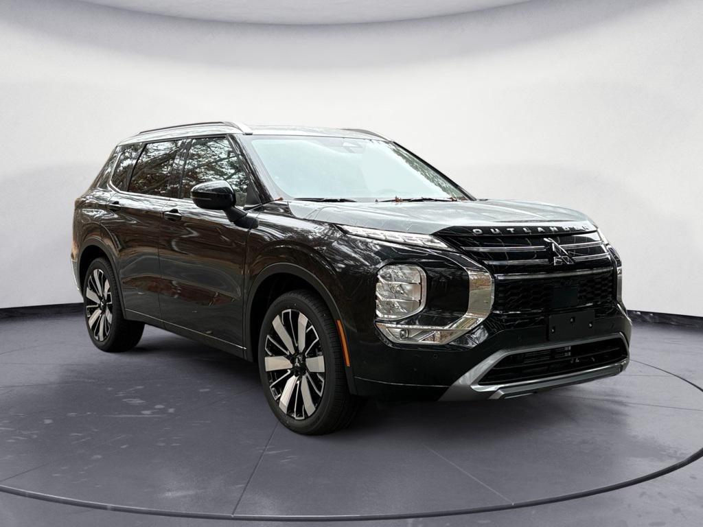new 2025 Mitsubishi Outlander car, priced at $46,640
