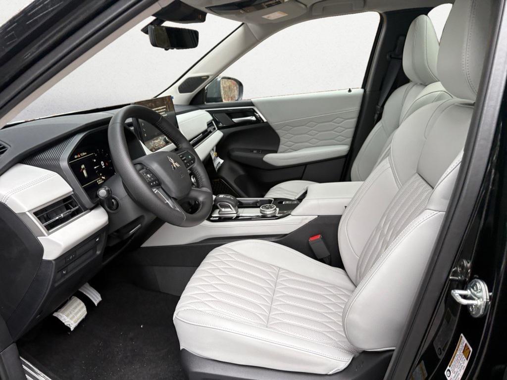 new 2025 Mitsubishi Outlander car, priced at $46,640