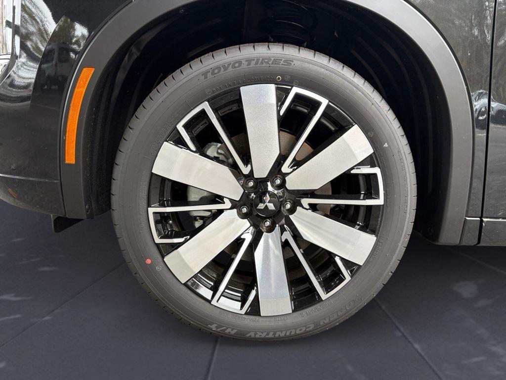 new 2025 Mitsubishi Outlander car, priced at $46,640