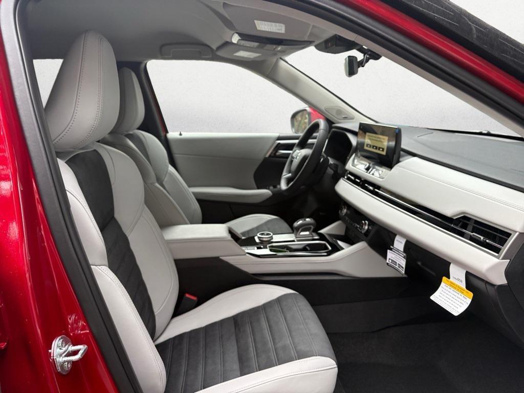 new 2025 Mitsubishi Outlander car, priced at $38,280
