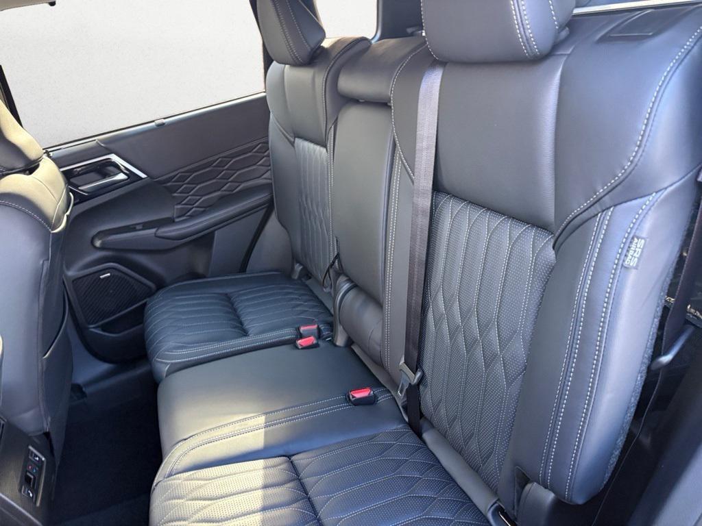 new 2025 Mitsubishi Outlander car, priced at $43,100