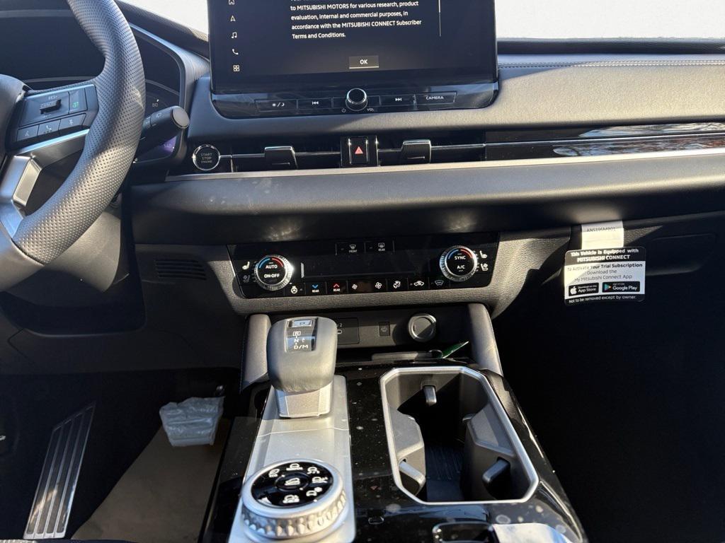 new 2025 Mitsubishi Outlander car, priced at $43,100