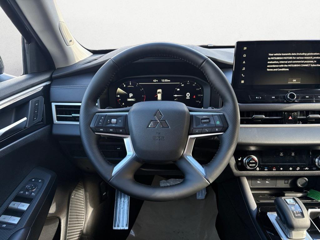 new 2025 Mitsubishi Outlander car, priced at $43,100