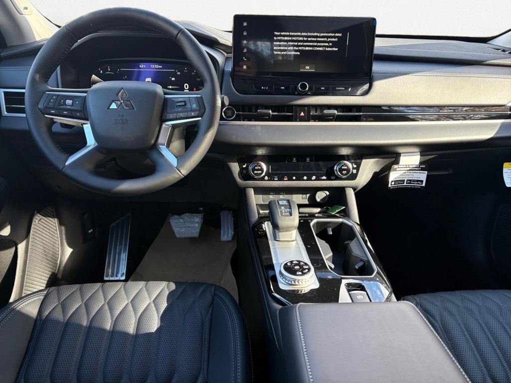 new 2025 Mitsubishi Outlander car, priced at $43,100