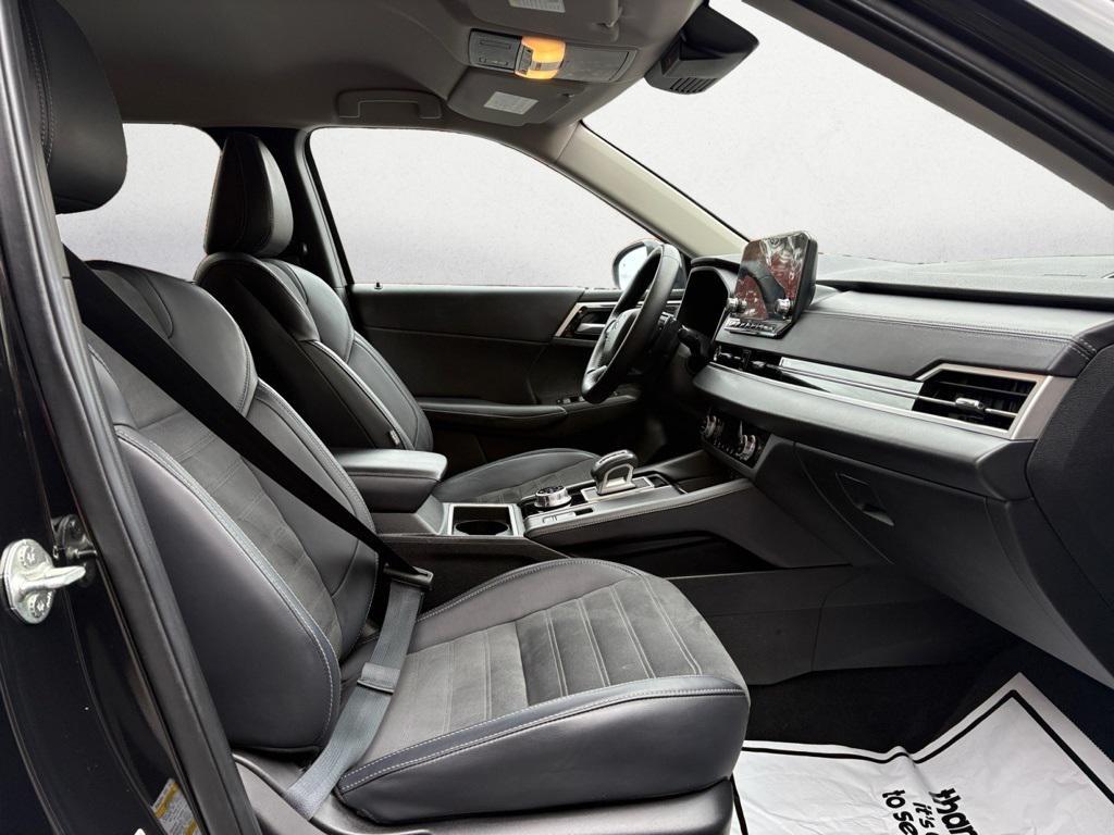 used 2023 Mitsubishi Outlander car, priced at $25,500