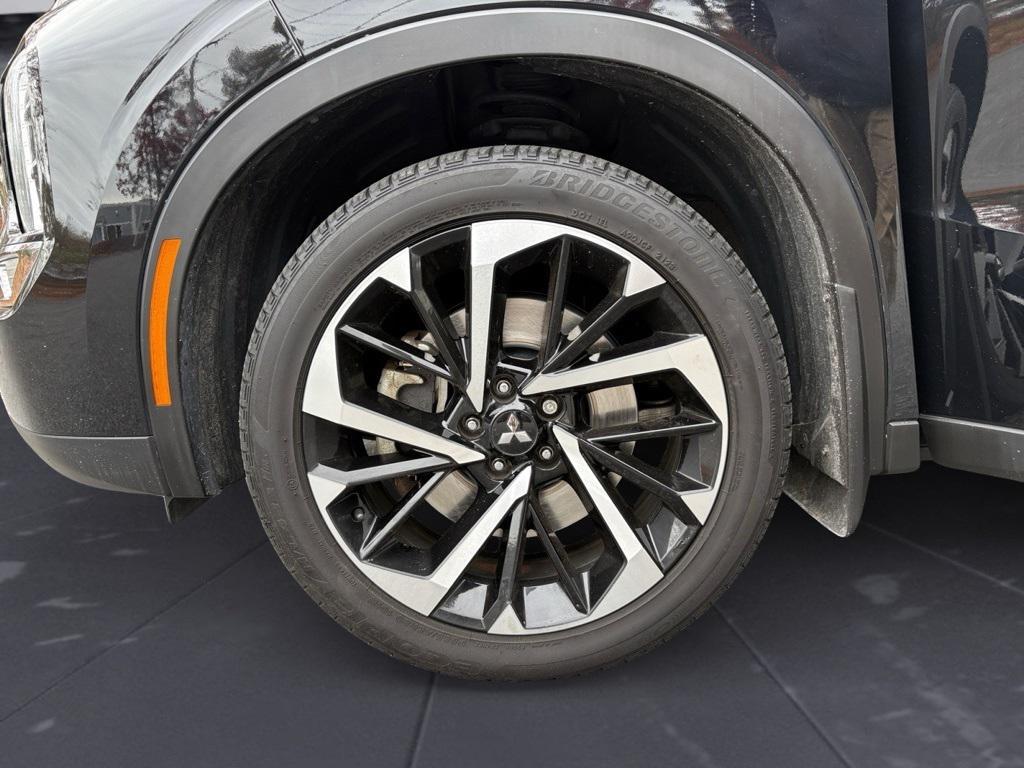 used 2023 Mitsubishi Outlander car, priced at $25,500