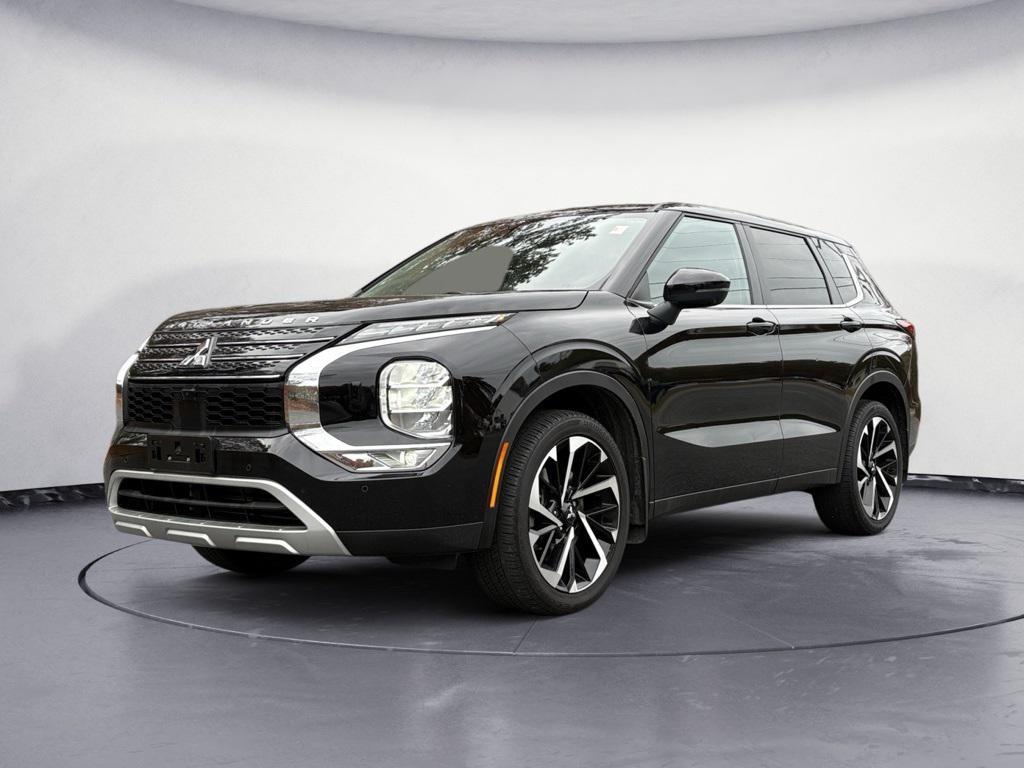 used 2023 Mitsubishi Outlander car, priced at $25,500