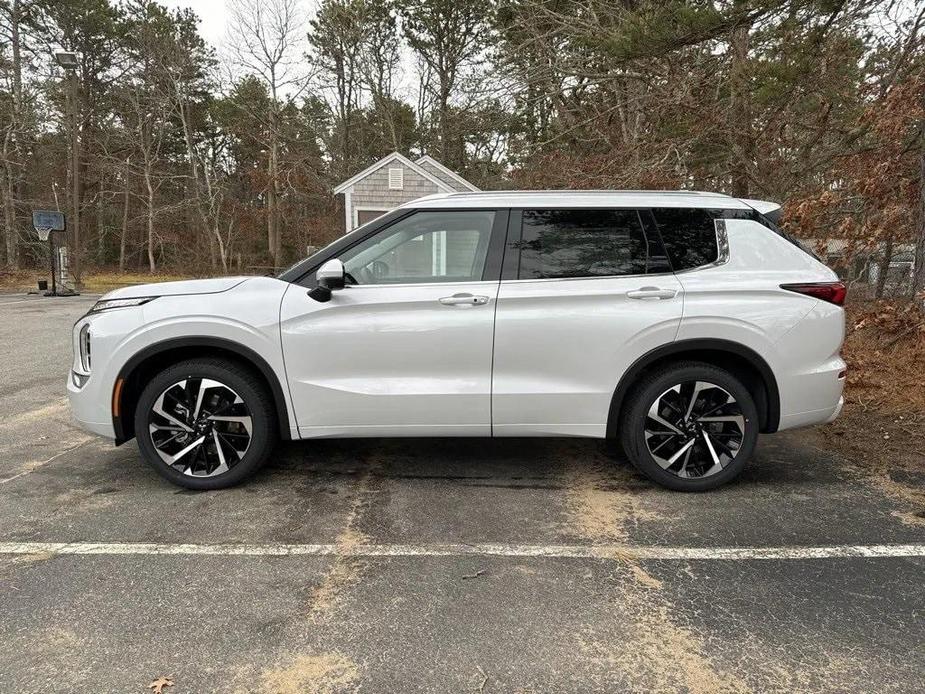 new 2024 Mitsubishi Outlander car