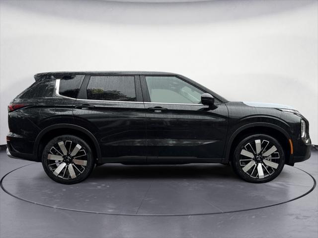 new 2025 Mitsubishi Outlander car, priced at $37,425