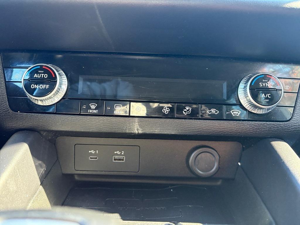 used 2023 Mitsubishi Outlander car, priced at $24,500