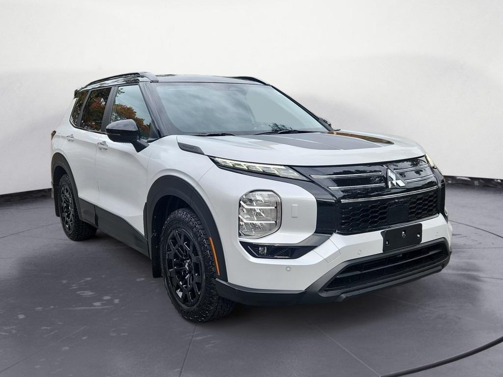new 2025 Mitsubishi Outlander car, priced at $42,485