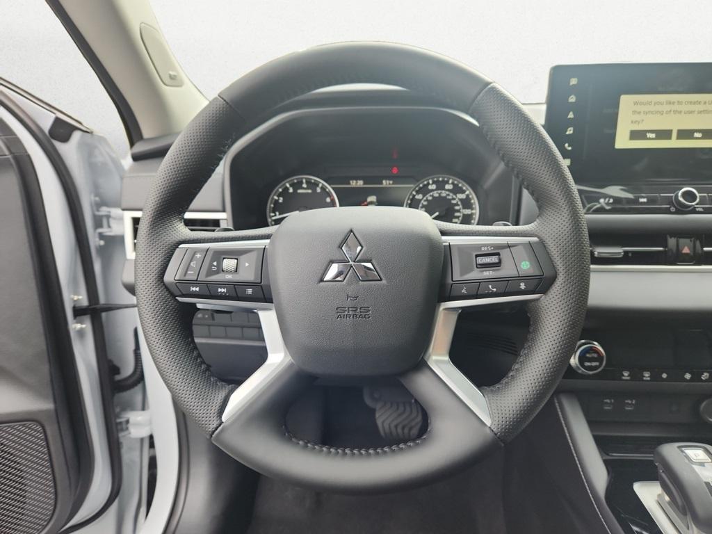 new 2025 Mitsubishi Outlander car, priced at $42,485
