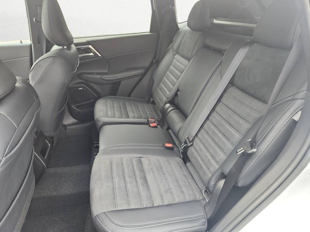 new 2025 Mitsubishi Outlander car, priced at $42,485