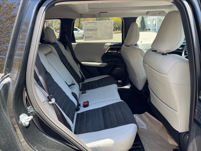 new 2025 Mitsubishi Outlander car, priced at $40,350
