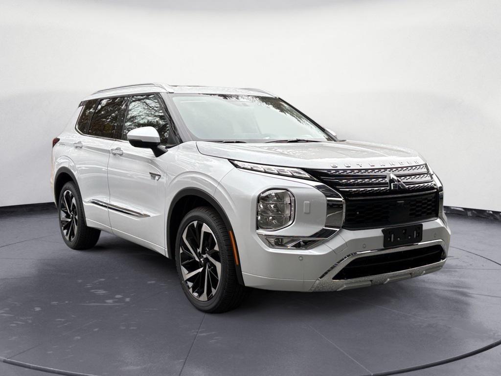 new 2025 Mitsubishi Outlander PHEV car, priced at $50,130