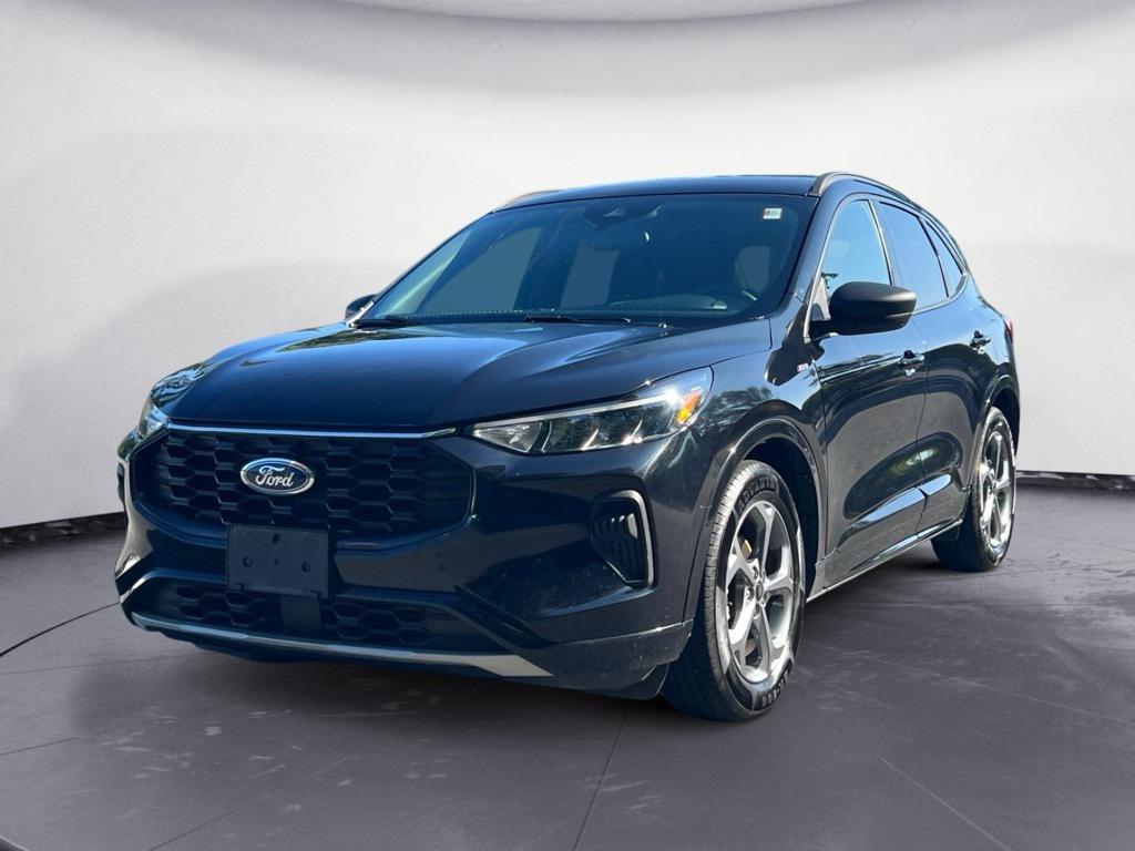 used 2023 Ford Escape car, priced at $20,900