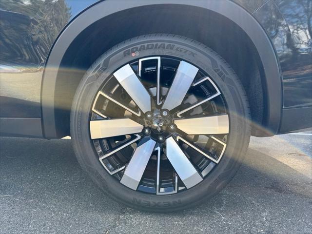 new 2025 Mitsubishi Outlander car, priced at $40,460