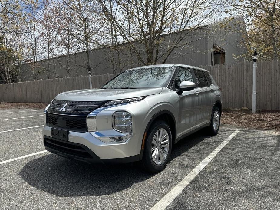 new 2024 Mitsubishi Outlander car, priced at $32,565