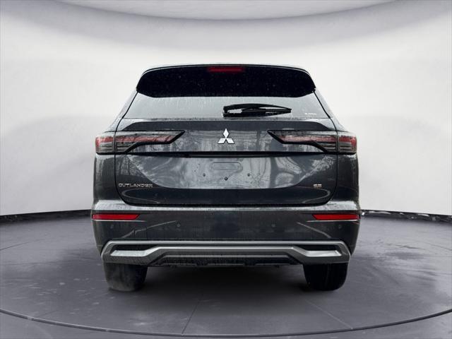 new 2025 Mitsubishi Outlander car