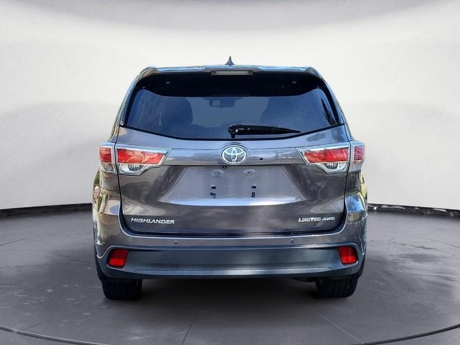 used 2014 Toyota Highlander car, priced at $17,895