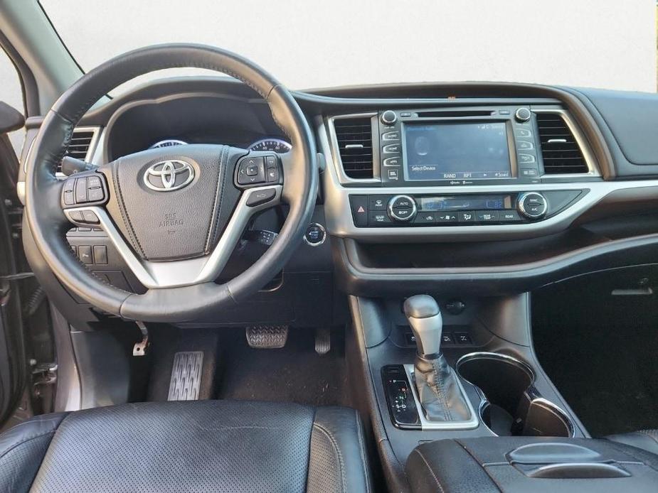 used 2014 Toyota Highlander car, priced at $17,895