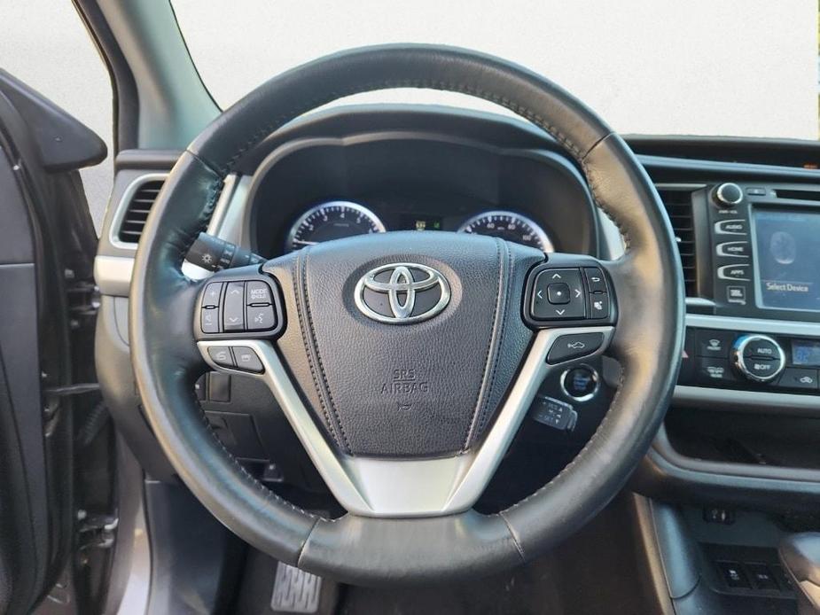 used 2014 Toyota Highlander car, priced at $19,995