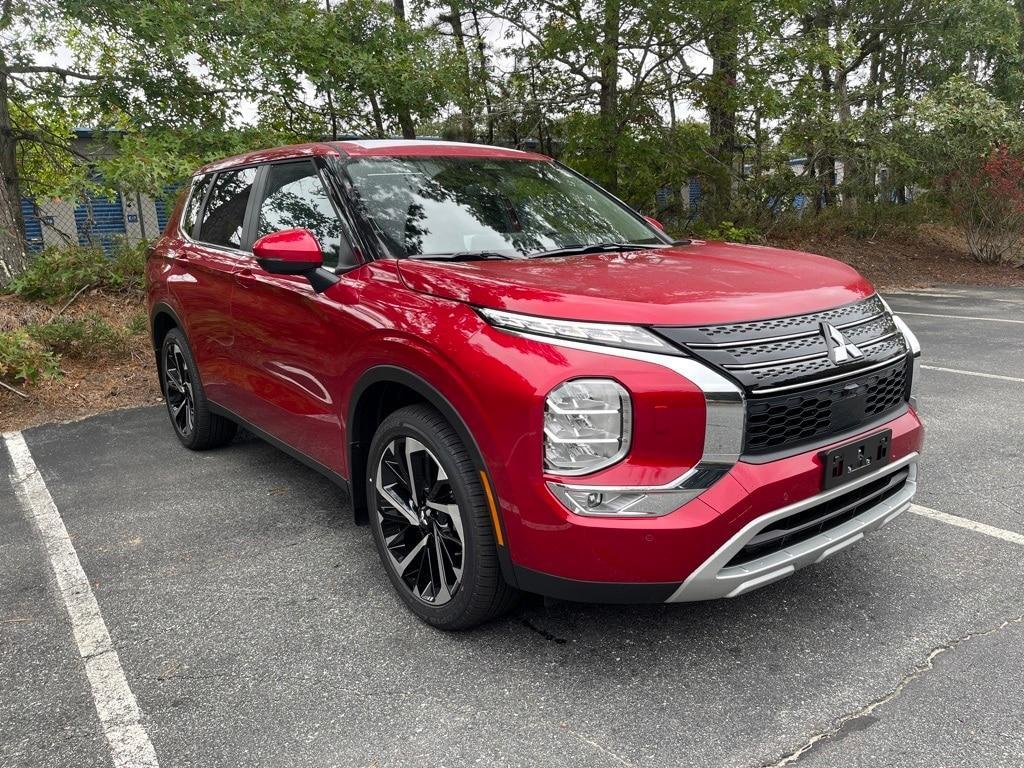 new 2024 Mitsubishi Outlander car, priced at $36,470