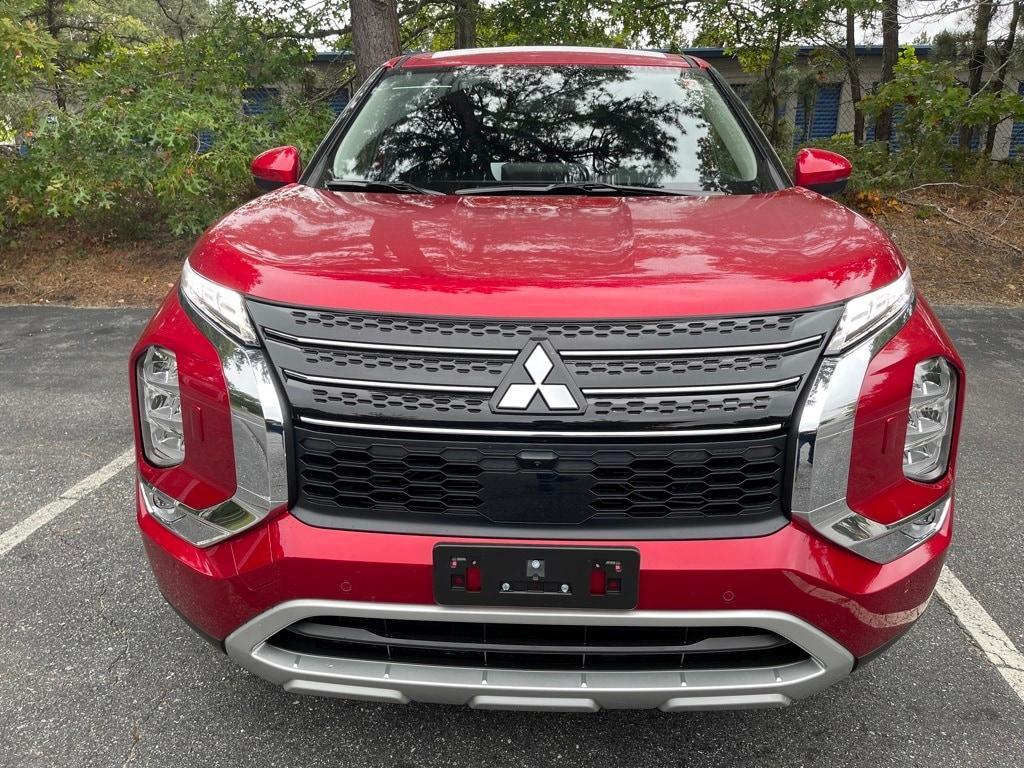 new 2024 Mitsubishi Outlander car, priced at $36,470