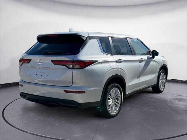 new 2024 Mitsubishi Outlander car, priced at $33,240