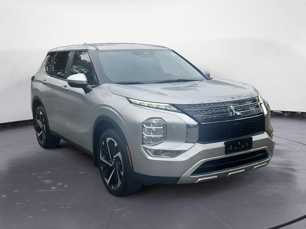 used 2024 Mitsubishi Outlander car, priced at $26,500