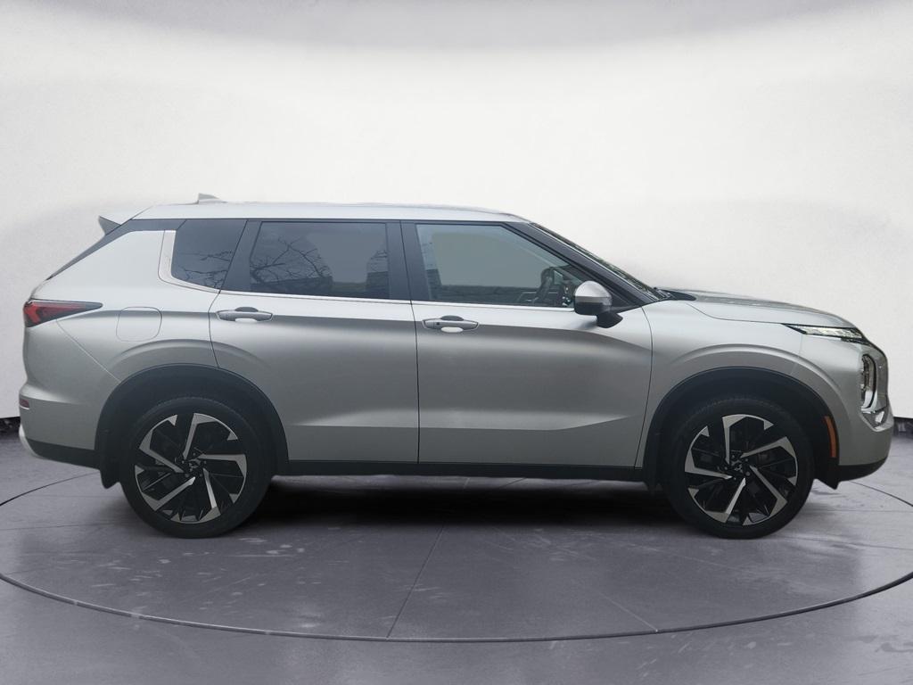 used 2024 Mitsubishi Outlander car, priced at $26,500