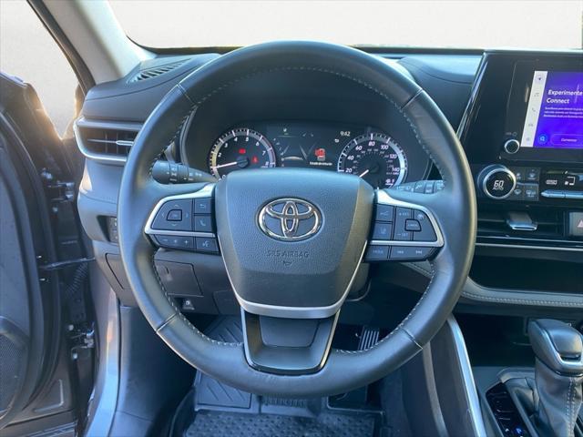 used 2023 Toyota Highlander car, priced at $33,000